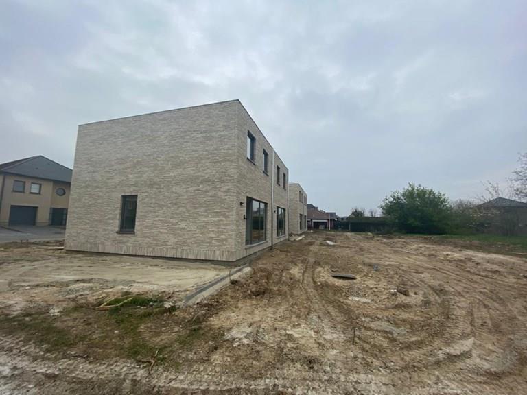 Bekijk alle afbeeldingen van Project Visésteenweg en meer